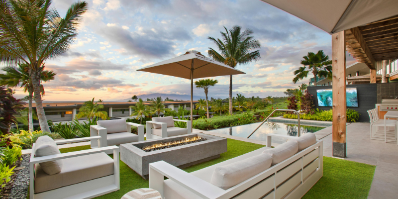 Descubra como criar um espaço externo sofisticado com piscina e paisagismo para transformar seu quintal em um refúgio. Um Guia completo!